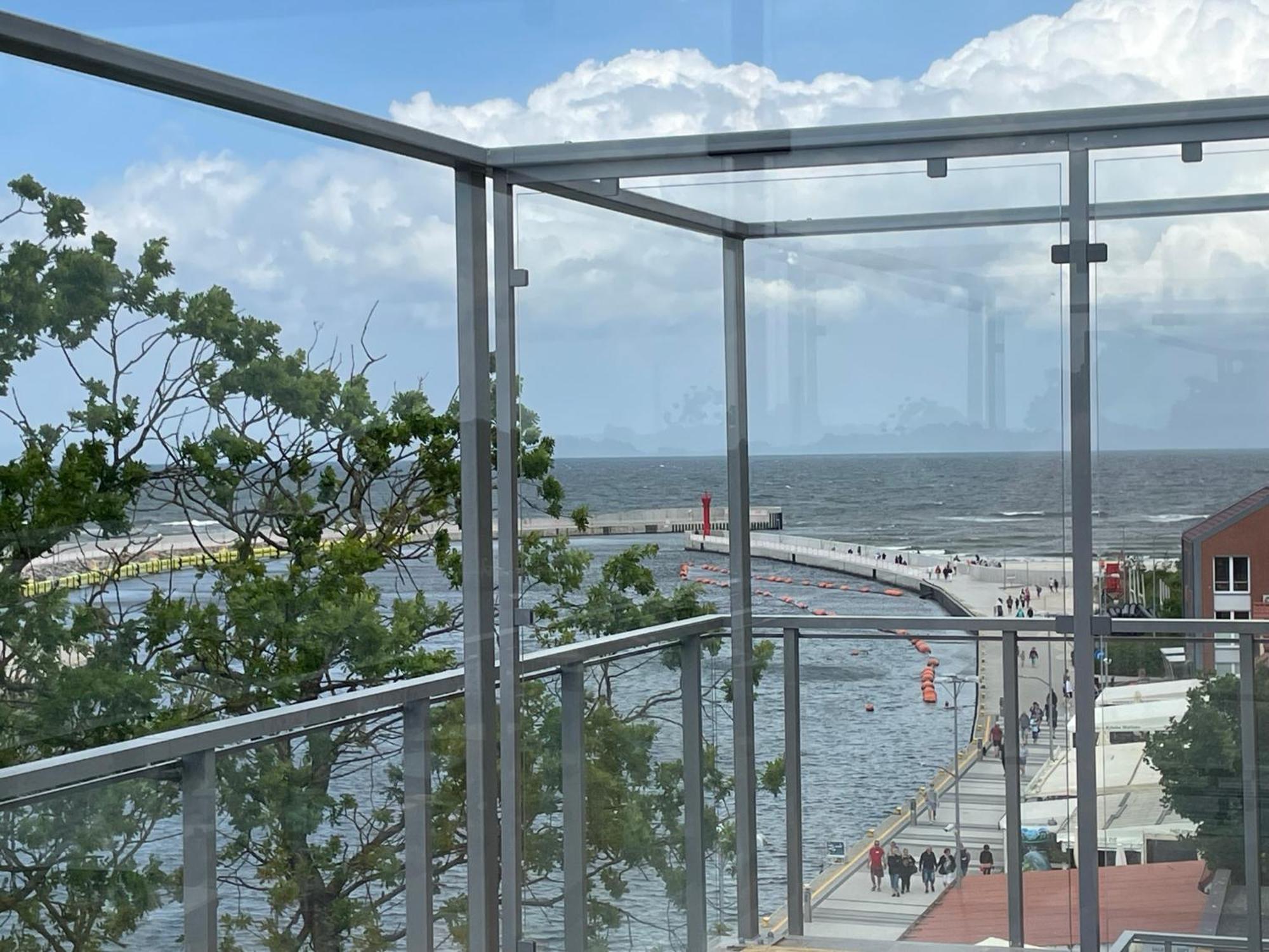 Portowy Boulevard Mrzeżyno Buitenkant foto